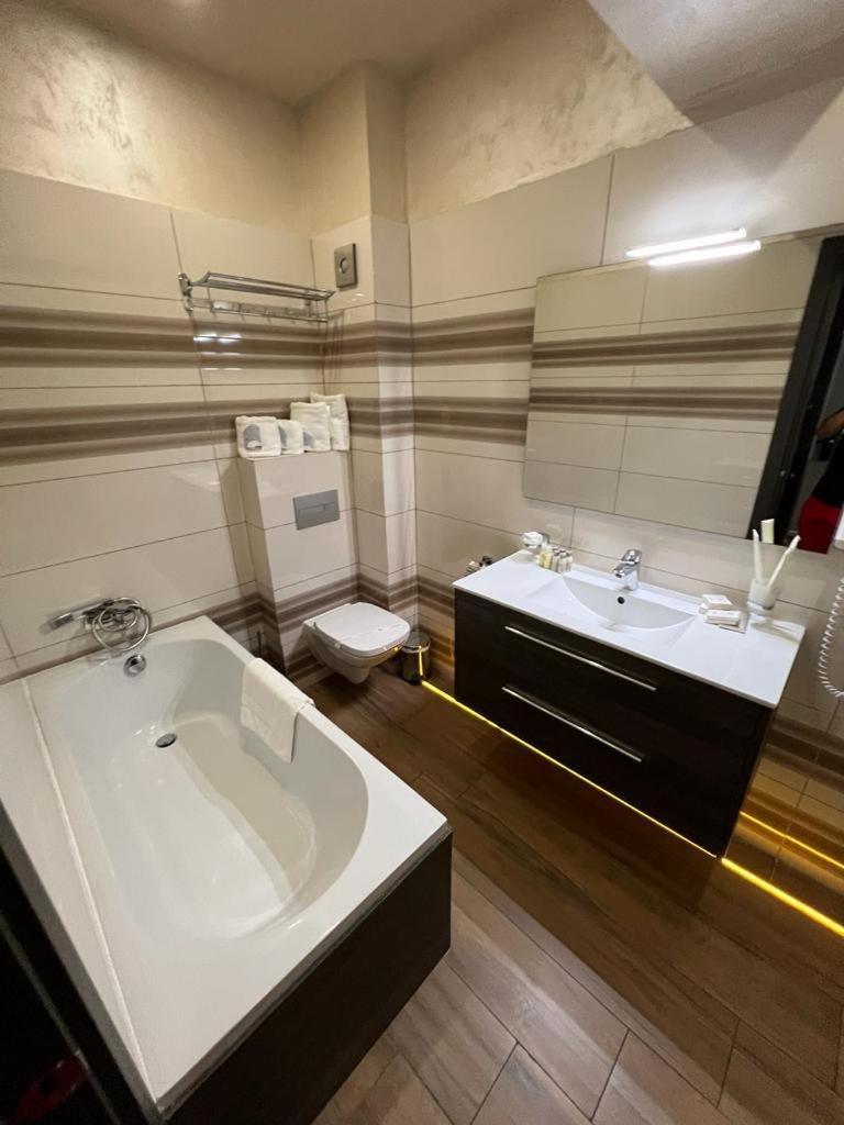 Mamaia White Tower酒店 外观 照片